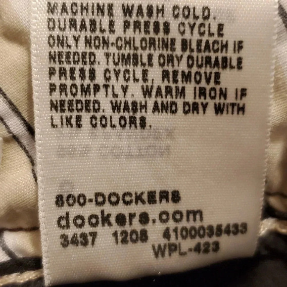 👩HP👩 Dockers Women's Brown Khaki Shorts - Picture 7 of 7